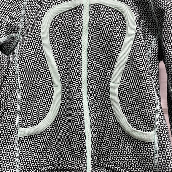 Lululemon Scuba Hoodie - Picture 8 of 8